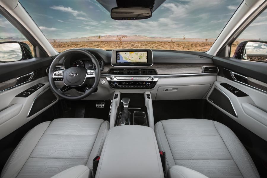 Торпедо Kia Telluride 2019 года  (фото 19 из 44)